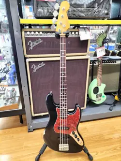 MOMOSE JB TYPE ELECTRIC BASS BLACK RELIC, FENDER PICKUP SWAP, USED
