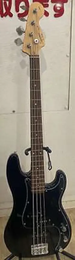 SQUIER BY FENDER / P BASS