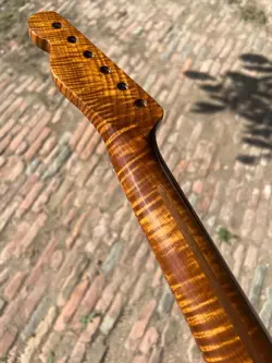 ROASTED FLAME MAPLE 22FRETS SUITABLE FENDER TELE ELECTRIC GUITAR NECK GLOSS