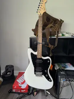 SQUIER BY FENDER CLASSIC VIBE '60S JAZZMASTER ELECTRIC GUITAR AFFINITY SERIES