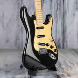 STRATOCASTER MONTEGO