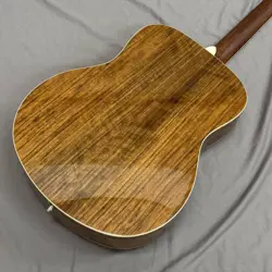AGED NATURAL ACOUSTIC