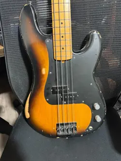 P-BASS TONE SUNBURST