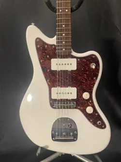 SQUIER BY FENDER JAZZMASTER FUNK OJISAN