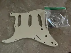 PICKGUARD WHITE LEFTY