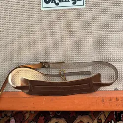 VINTAGE 1960S FENDER / SELMER LEATHER BROWN ORIGINAL GUITAR STRAP *THE BEATLES*
