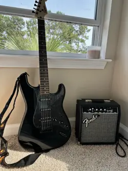 ASSORTED PICKS HEADPHONES