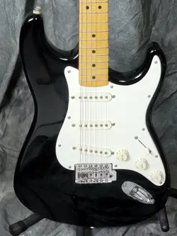 KILLER VINTAGE 1995 FENDER STANDARD STRATOCASTER MEXICO, W/ORIG HARD CASE!!