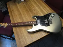 2015 FENDER STRATOCASTER ELECTRIC GUITAR HH GHOST METALLIC SILVER MINT GORGEOUS