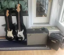 2 FENDER GUITAR 2 FENDER AMPS