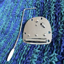 FENDER JAZZMASTER/JAGUAR TREMOLO/VIBRATO UNIT