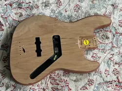 FENDER AMERICAN PROFESSIONAL II JAZZ BASS BODY IV