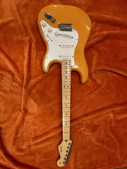 USED FENDER PLAYER STRATOCASTER CAPRI ORANGE (READ DESCRIPTION!)