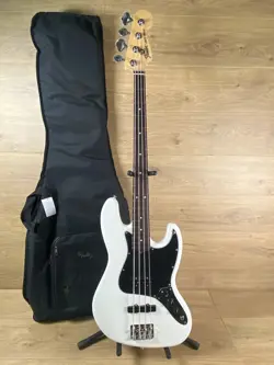 FENDER AMERICAN PERFORMER JAZZ BASS WITH ROSEWOOD FRETBOARD