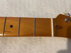 SQUIER FENDER CLASSIC