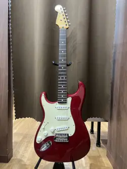 FENDER STANDARD STRATOCASTER LEFTY W/SOFT CASE USED