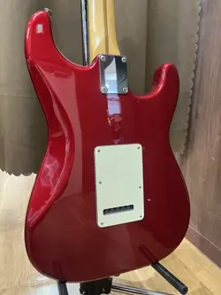 STANDARD STRATOCASTER LEFTY