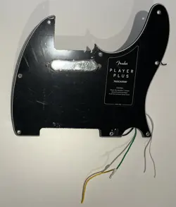 FENDER VINTAGE NOISELESS™ TELE® NECK PICKUP WITH PICKGUARD