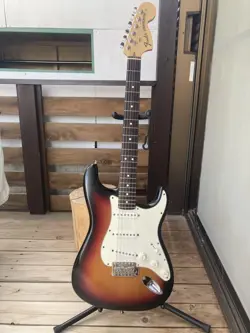 ONE STRATOCASTER SAFE