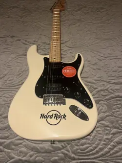 HARD ROCK SQUIER STRATOCASTER BY FENDER GUITAR S/NCYKL21007465 IVORY/BLACK