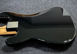 PRECISION BASS BLACK/MAPLE