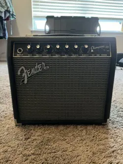 FENDER AMP CHAMPION