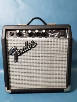 FENDER FRONTMAN 10G 10-WATT GUITAR COMBO AMPLIFIER (TESTED / WORKING)
