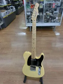 FENDER CUSTOM SHOP 1952 TELECASTER IN NOCASTER -