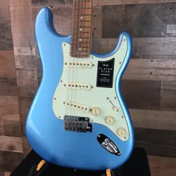 STRATOCASTER OPAL