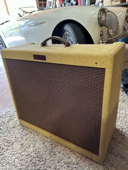 FENDER BLUES DEVILLE 212  GUITAR AMPLIFIER
