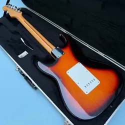 3-TONE SUNBURST W/HARD