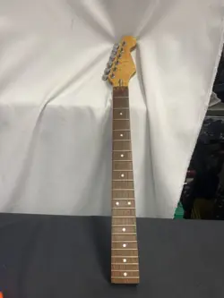 LOADED STRATOCASTER STYLE NECK ROSEWOOD 21 FRET.