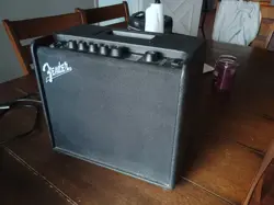 NEW - FENDER MUSTANG LT25 1X8