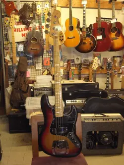 FENDER JAZZ BASS (1974) USED ELECTRIC BASS