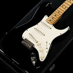 FENDER 1988-1989 STRATOCASTER BLACK USED ELECTRIC GUITAR  1980