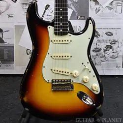 FENDER CUSTOM SHOP ~CUSTOM COLLECTION~ 1963 STRATOCASTER RELIC -3 COLOR SUNBURST