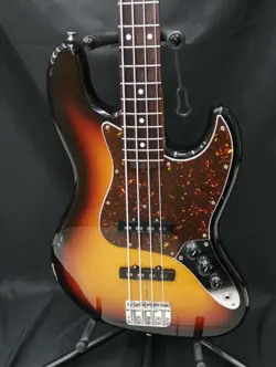 FENDER JAPAN JB62-DMC USED ALDER BODY MAPLE NECK ROSEWOOD FINGERBOARD W/GIG CASE