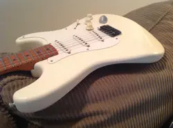 STRATOCASTER 1994 WHITE