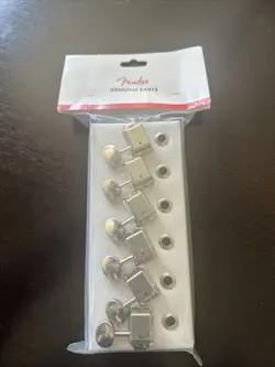 FENDER CLASSIC TUNING MACHINE HEADS - CHROME