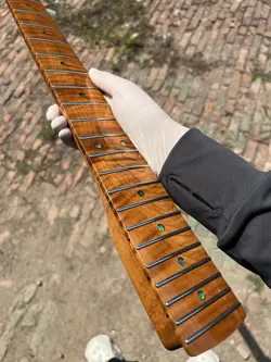 DIY STAINLESS STEEL 22FRET FENDER STRAT GLOSS ROASTED MAPLE ELECTRIC GUITAR NECK