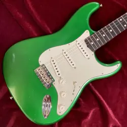 FENDER CUSTOM SHOP 1961 STRATOCASTER JOURNEYMAN RELIC CANDY GREEN