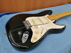 SERIES STRATOCASTER NO2500612
