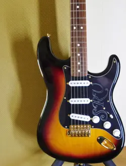 2002 FENDER ARTIST SERIES STEVIE RAY VAUGHAN STRATOCASTER  !