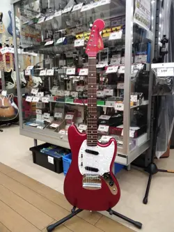 FENDER JAPAN MG69 CAR MUSTANG CANDY APPLE RED MADE IN JAPAN 2007-2010 E.GUITAR