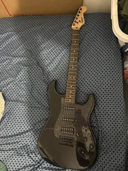 2021 FENDER SQUIER STRATOCASTER