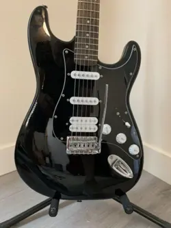 FENDER SQUIER AFFINITY SERIES STRATOCASTER HSS