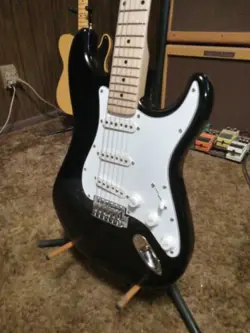 MAPLE NECK W/FENDER