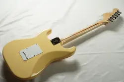 FENDER JAPAN EXCLUSIVE YNGWIE MALMSTEEN STRATOCASTER YELLOW WHITE 2022 SAFE DELI