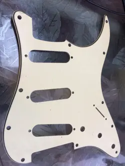 ALLPARTS MINT GREEN FENDER STANDARD STRATOCASTER PICKGUARD, STRAT