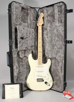 2020 FENDER AMERICAN PROFESSIONAL STRATOCASTER MAPLE OLYMPIC WHITE W/OHSC